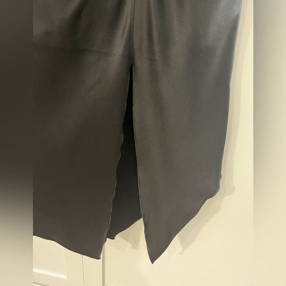 KENSIE Envelope Style Black Rouched Silk Skirt with a Front Thigh Slit - size 10 - Picture 7 of 8